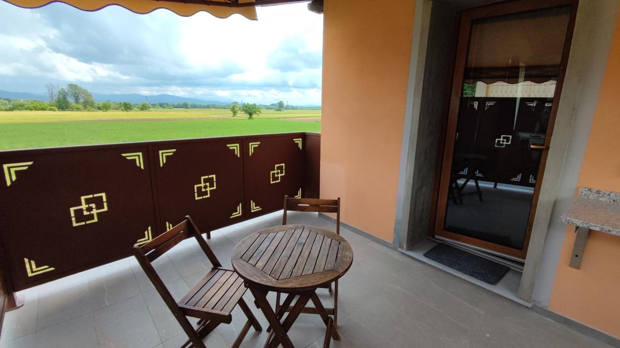 Suite Terrace,1587522076:JPEG